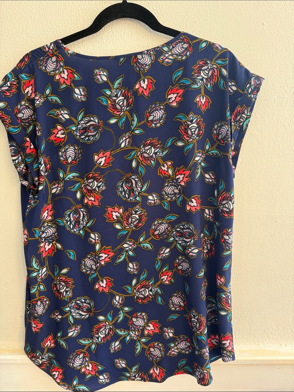 Express Navy Floral V-Neck Cap Sleeve Blouse - Picture 5 of 5